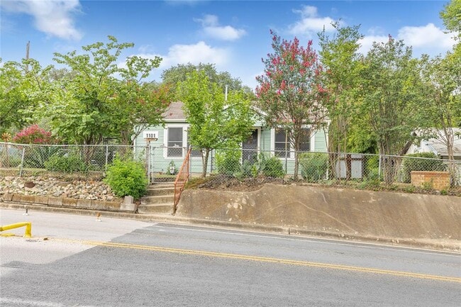 Building Photo - 1101 W Mary St