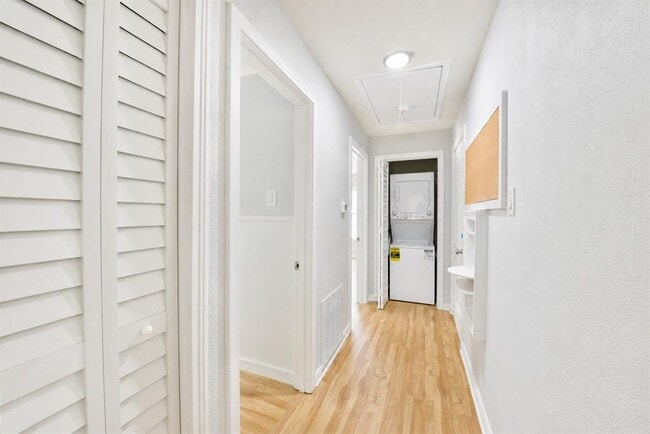 Building Photo - 1008 Milam Pl