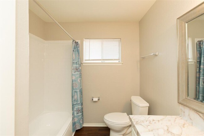 Building Photo - 2555 Halstead Dr