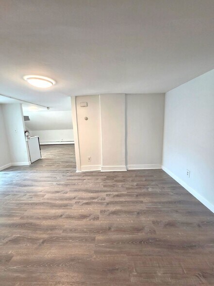 Building Photo - 22 Johnson St