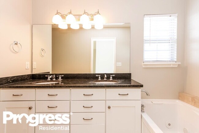Building Photo - 561 Grabill Dr