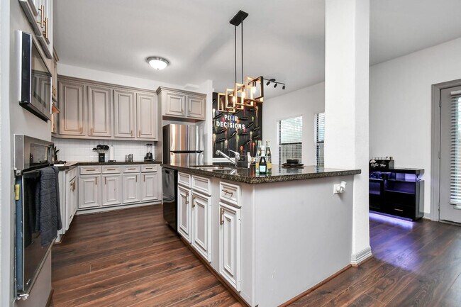 Building Photo - 2905 Baer St