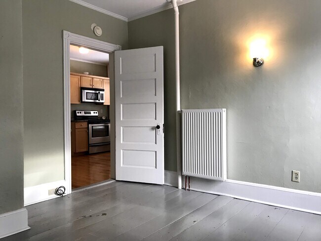 Bedroom #1 - 488 Woodford St