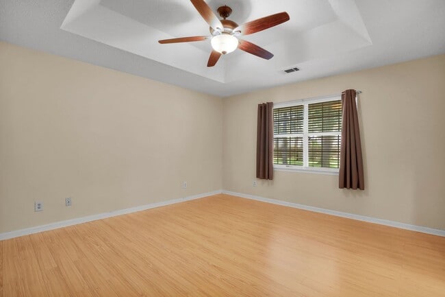Building Photo - 8 N Nicholson Cir