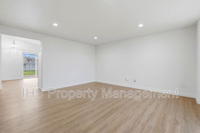 Building Photo - 8503 Desoto Dr