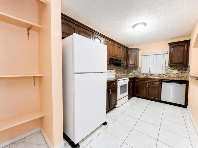 Building Photo - 711 53rd St