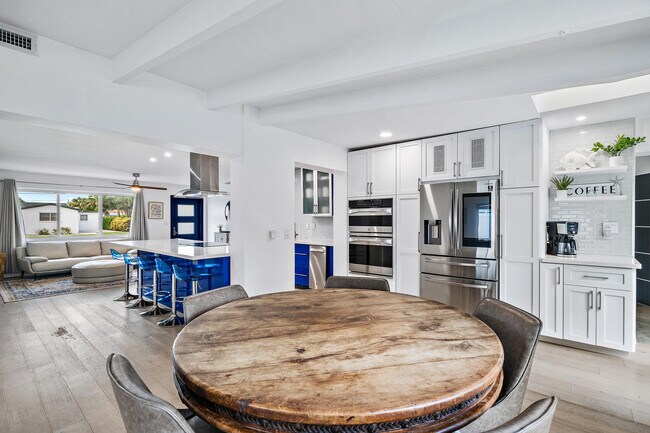 Building Photo - 428 Ebbtide Dr