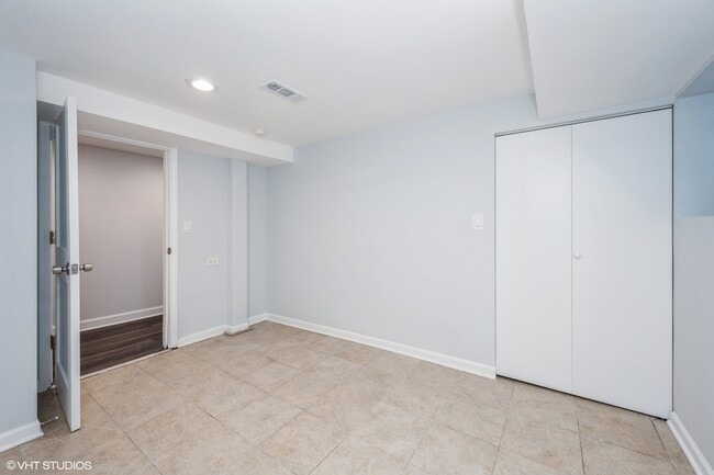 Building Photo - 6148 W Patterson Ave