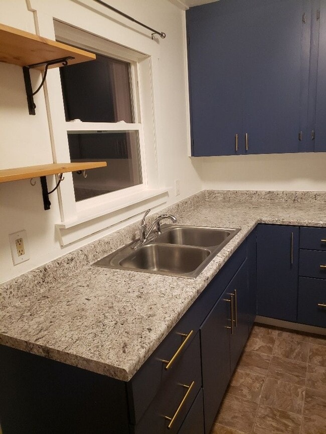 Building Photo - STATUS: AVAILABLE | R258A | $1095
