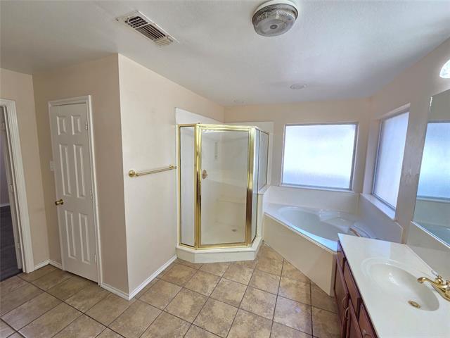 Building Photo - 2308 Welch Pl