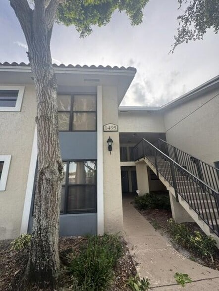 Building Photo - 1495 Lake Crystal Dr