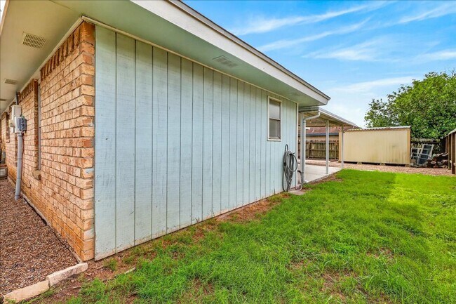 Building Photo - 11613 Cripple Creek Dr