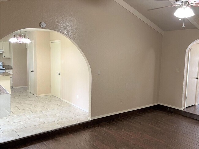 Building Photo - Beautiful 3-Bedroom Home