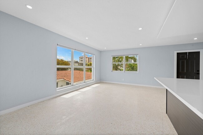 Building Photo - 3220 NE 7th Pl