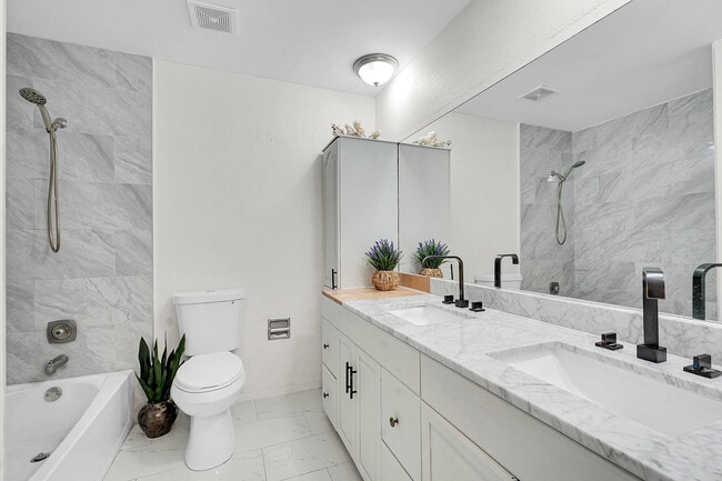 Building Photo - 9056 Green Meadows Way