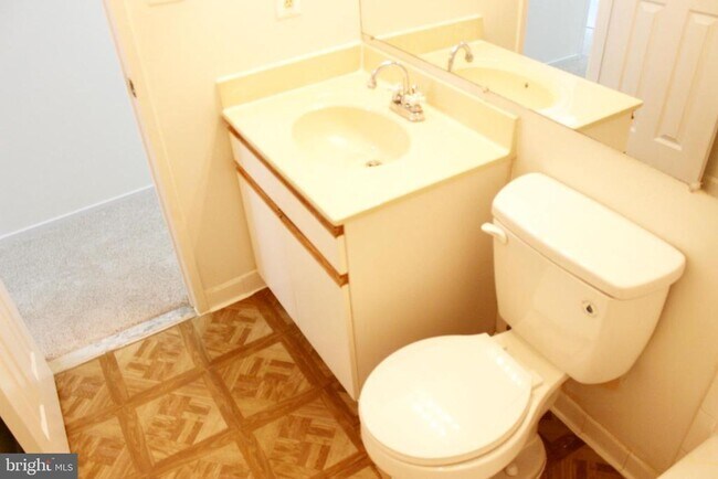 Building Photo - 561 Florida Ave