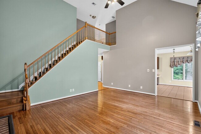 Building Photo - 16801 Old Field Ln