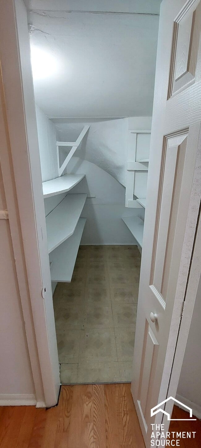 Building Photo - 2215 S Albany Ave