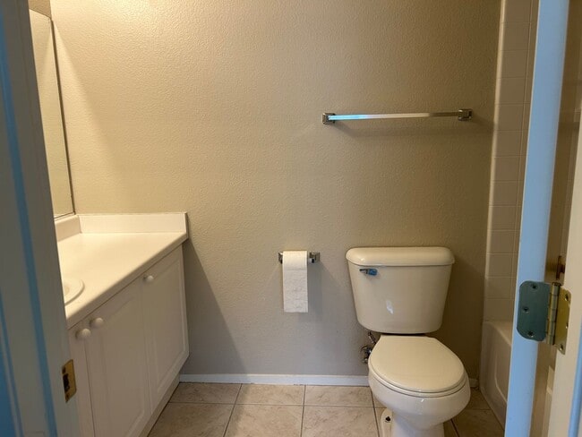 Building Photo - 2 story townhome in Mountains Edge