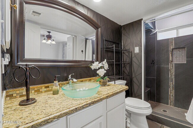 Building Photo - 12119 Tower Hill Dr