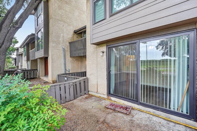 Building Photo - 4549 N O'Connor Rd