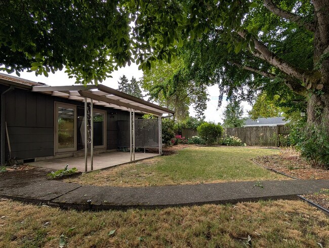 Building Photo - Charming 3-Bedroom, 1.5-Bath Home ~ Landscaping Provided!