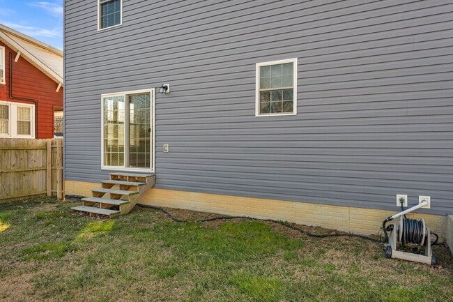 Building Photo - Beautiful 4br 2.5ba with huge basement and garage in Edgemere