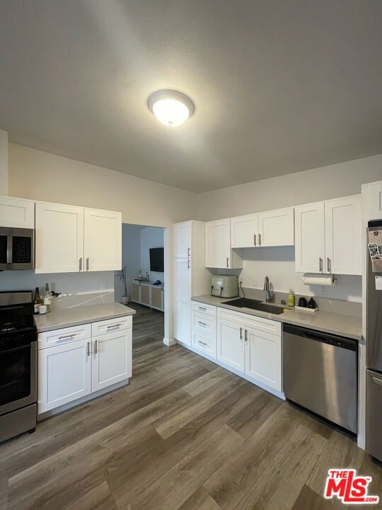 Building Photo - 2658 Santa Ana Ave