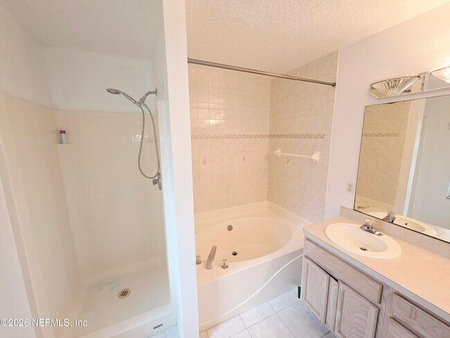Building Photo - 38 Pebble Wood Ln