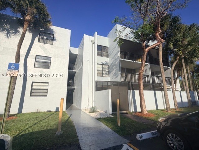 Building Photo - 10825 SW 112th St