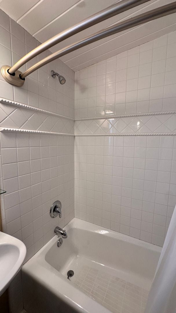 Building Photo - One Bedroom for Rent in Dana Point