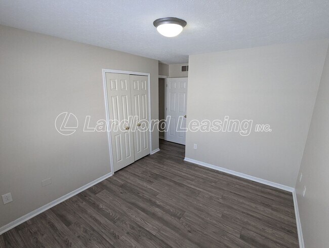 Building Photo - 35330 Oxford Ct