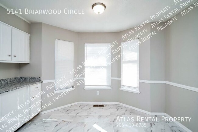 Building Photo - 5141 Briarwood Cir