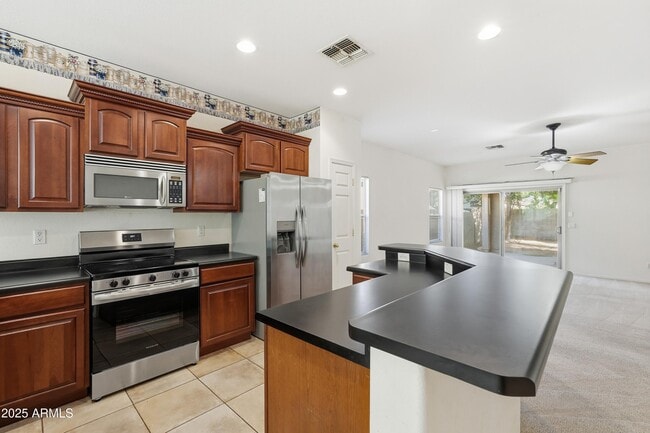 Building Photo - 14568 W Crocus Dr