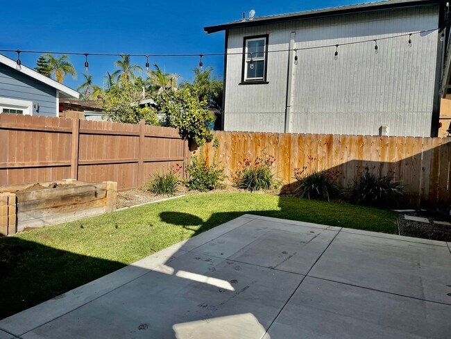 Building Photo - Classic NorthPark Craftsman