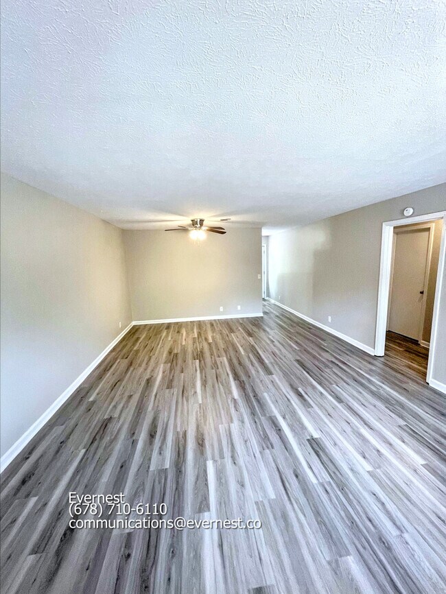 Building Photo - 483 Ellenwood Dr