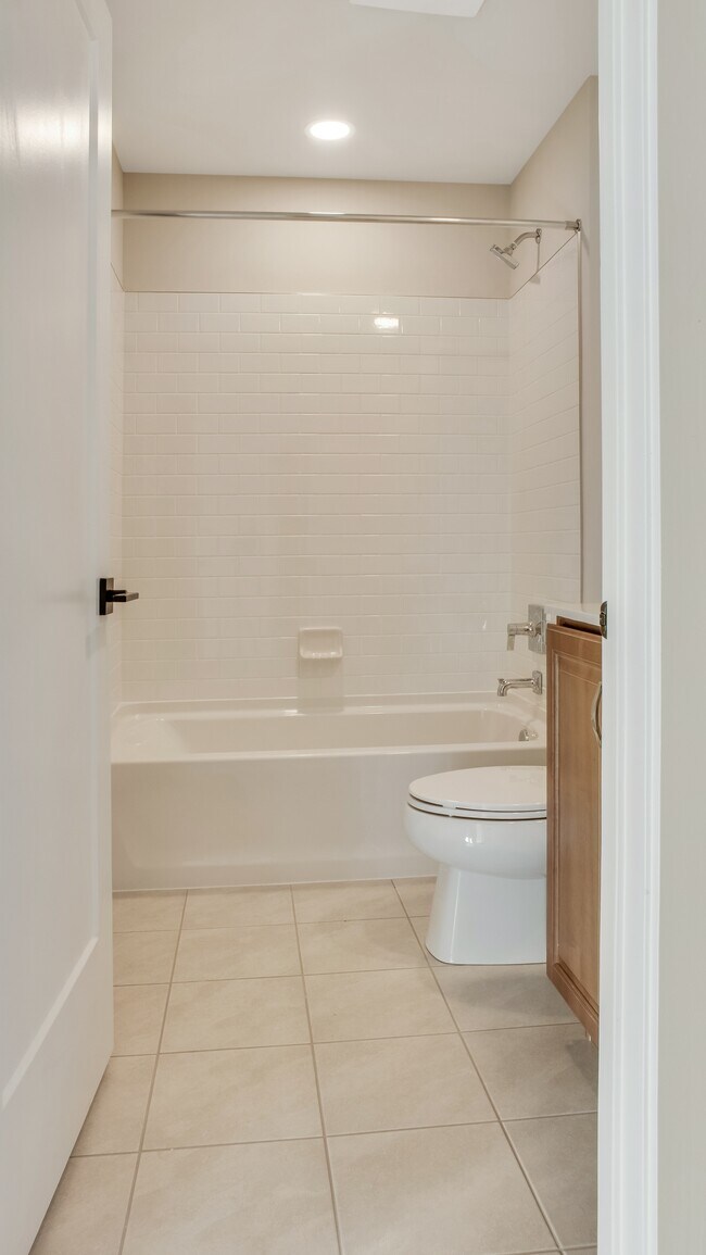 Building Photo - 355 Aspen Wy