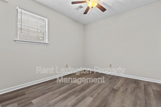 Building Photo - 3609 Sundart Dr
