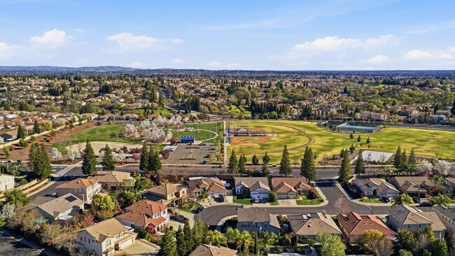 Building Photo - 3813 Calverhall Way