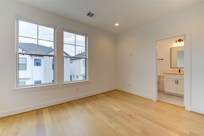 Building Photo - 10926 Fire Creek Dr