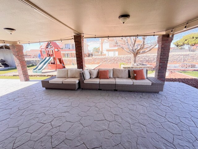 Building Photo - 1817 Ed White Way