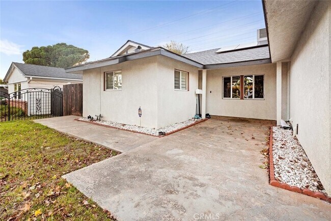 Building Photo - 11377 Gaynor Ave