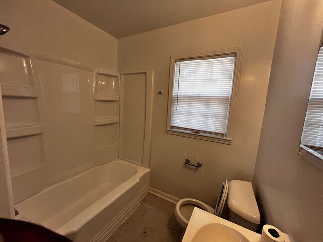 Building Photo - Spacious 3 Bedroom With A Basement