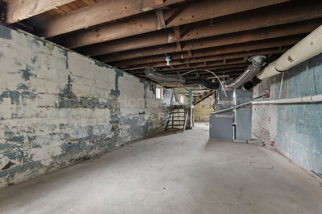 Building Photo - 822 N Bradley Ave