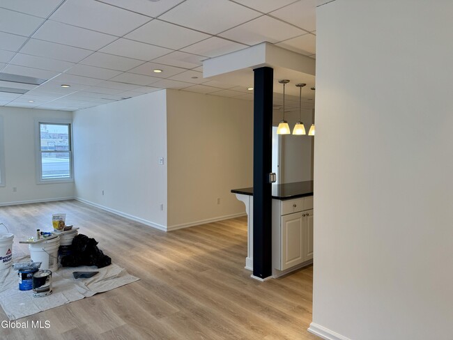 Building Photo - 433 Broadway