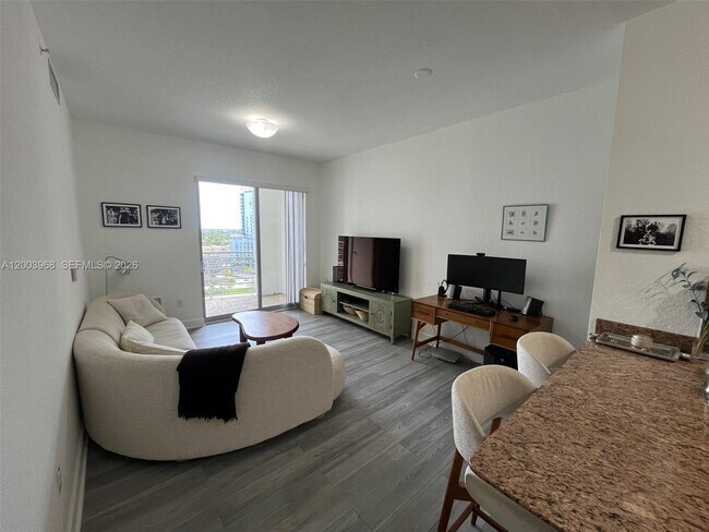 Building Photo - 1830 Radius Dr