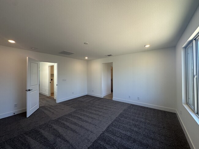 Building Photo - 10273 Digby Fine St