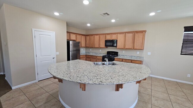 Building Photo - Large 4 bedroom in gated Stetson Trails Community