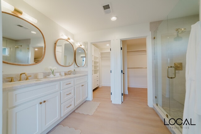 Building Photo - 801 N Rios Ave