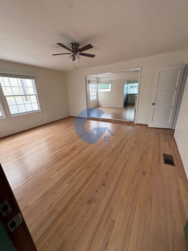 Building Photo - Newly renovated 3 Bed/2.5 Bath Home in Pacific Beach for rent!